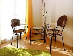 Doppelhaushaelfte am Hafen von Neuendorf