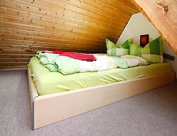 Doppelhaushaelfte am Hafen von Neuendorf