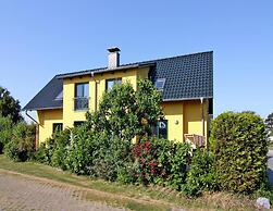 Doppelhaushaelfte am Hafen von Neuendorf