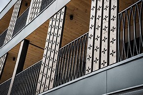 Aois 4 Elements suits