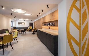 Aois 4 Elements suits