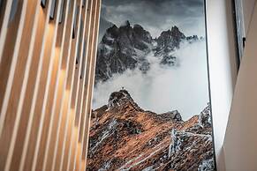 Aois 4 Elements suits