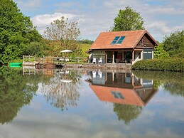 Waterfront Cottage With Pond