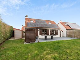 Charming Apartment Near the Beach