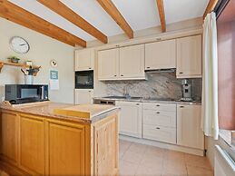 Charming Apartment Near the Beach