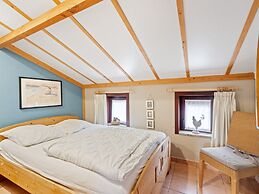 Charming Apartment Near the Beach