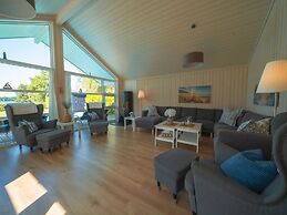 Ferienhaus mit Pool und Sauna am Duemmer See