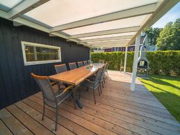 Ferienhaus mit Pool und Sauna am Duemmer See