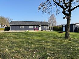 Ferienhaus mit Pool und Sauna am Duemmer See