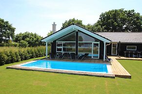 Ferienhaus mit Pool und Sauna am Duemmer See