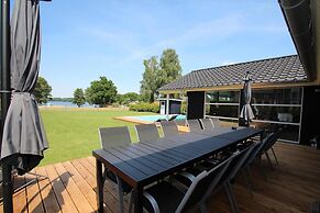 Ferienhaus mit Pool und Sauna am Duemmer See