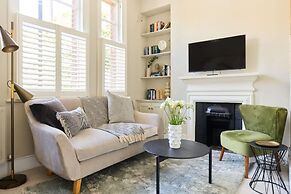 The Putney Classic - Trendy 2bdr Flat