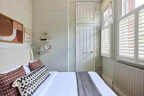 The Putney Classic - Trendy 2bdr Flat