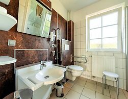 Apartment in Friedrichskoog-spitze With Parking