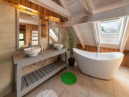 Lush Holiday Home With Bubble Bath and Sauna