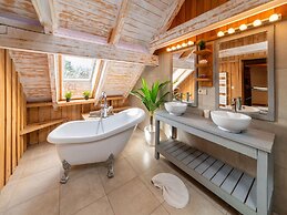Lush Holiday Home With Bubble Bath and Sauna