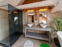 Lush Holiday Home With Bubble Bath and Sauna