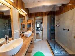 Lush Holiday Home With Bubble Bath and Sauna