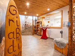 Quiet Apartment With Panoramic Views