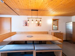 Spacious Apartment Near Centre and ski Area
