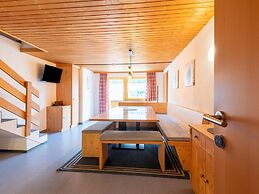 Spacious Apartment Near Centre and ski Area