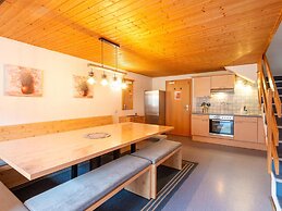 Spacious Apartment Near Centre and ski Area