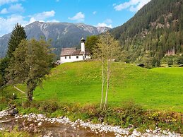 Spacious Apartment Near Centre and ski Area