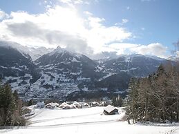 Spacious Apartment Near Centre and ski Area