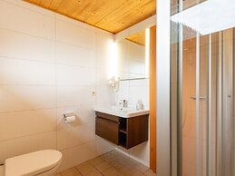 Spacious Apartment Near Centre and ski Area