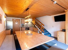 Spacious Apartment Near Centre and ski Area