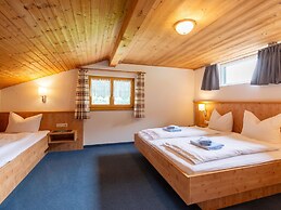 Spacious Apartment Near Centre and ski Area