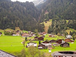 Spacious Apartment Near Centre and ski Area