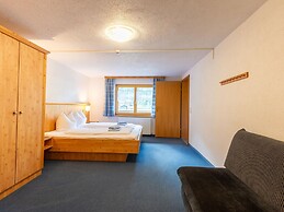 Spacious Apartment Near the Centre and ski Resort