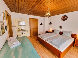 Spacious House In Fugen With Terrace