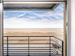 Les Petrels 302 on the Beach in Koksijde