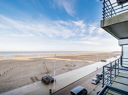 Les Petrels 302 on the Beach in Koksijde