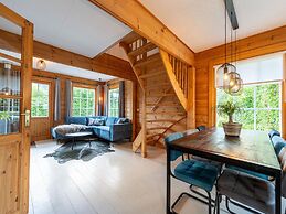 Holiday Home Directly on the Zuidlaardermeer
