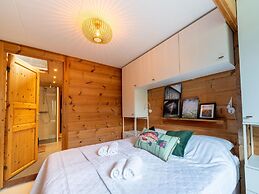 Holiday Home Directly on the Zuidlaardermeer