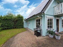 Holiday Home Directly on the Zuidlaardermeer
