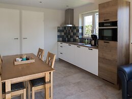 Beachside Getaway With Garden & Barbecue