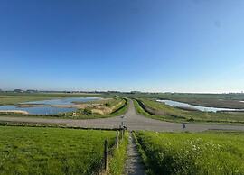 Beachside Getaway With Garden & Barbecue