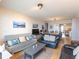 Bright Apartment With Kitchen