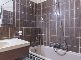 Bright Apartment With Kitchen