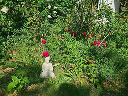 Beautiful Flat in a Thatched Farmhouse