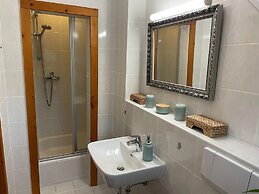 Beautiful Flat in a Thatched Farmhouse