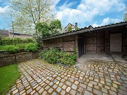 Aubepine Holiday Home in Sart Jalhay