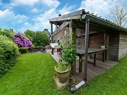 Aubepine Holiday Home in Sart Jalhay