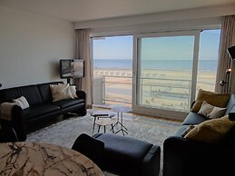 Apartment in Nieuwpoort With sea View