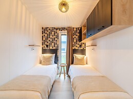 Holiday Home in 't Groene Hart on the Water