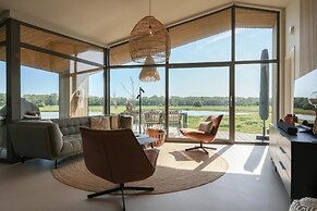 Scenic Cottage w/ Garden